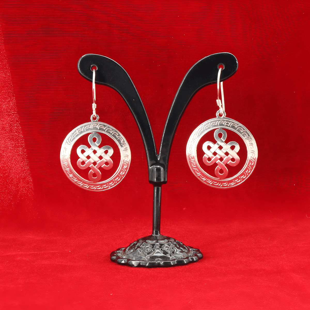 925 silver earrings - endless knot round | Handmade in Nepal