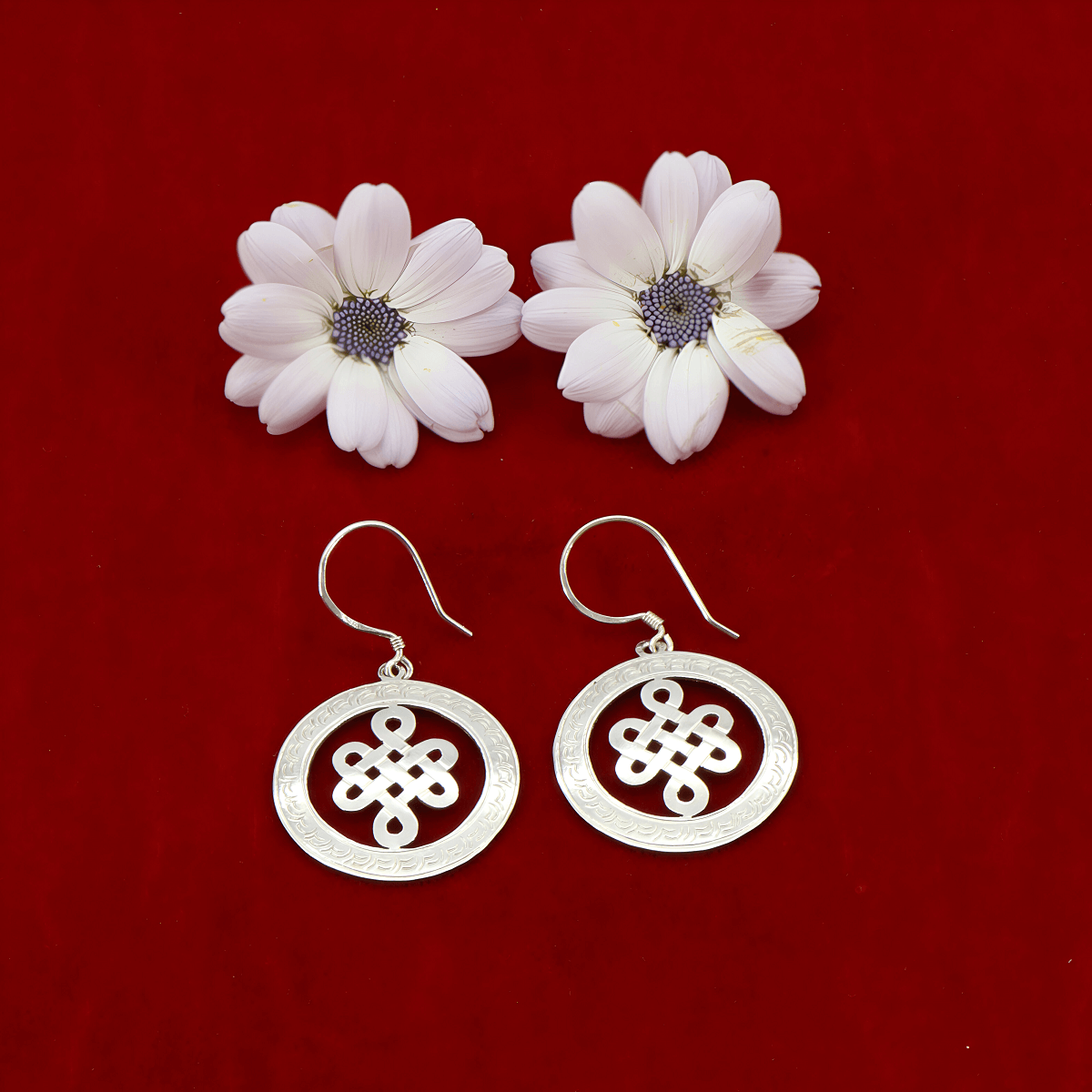 925 silver earrings - endless knot round | Handmade in Nepal