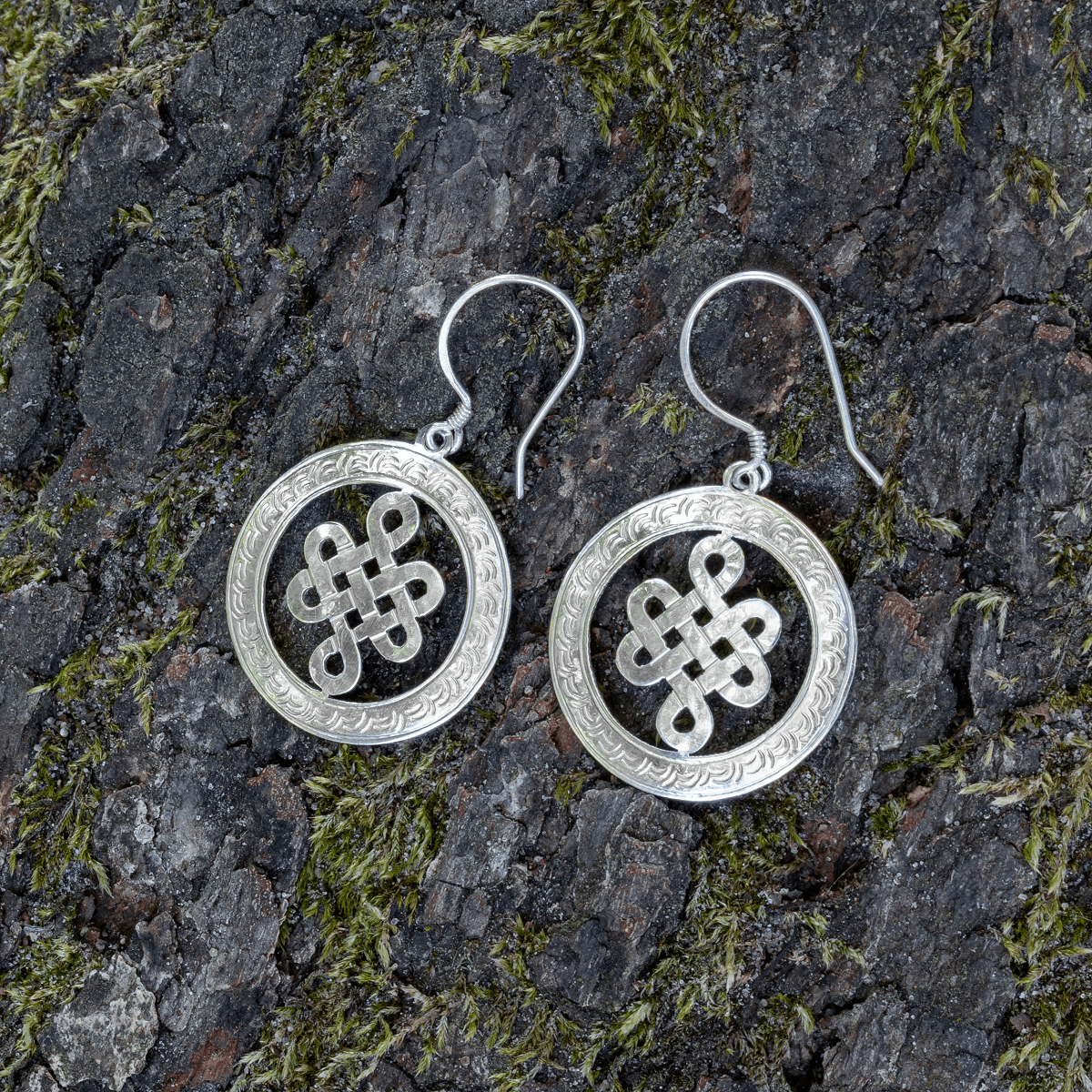 925 silver earrings - endless knot round | Handmade in Nepal