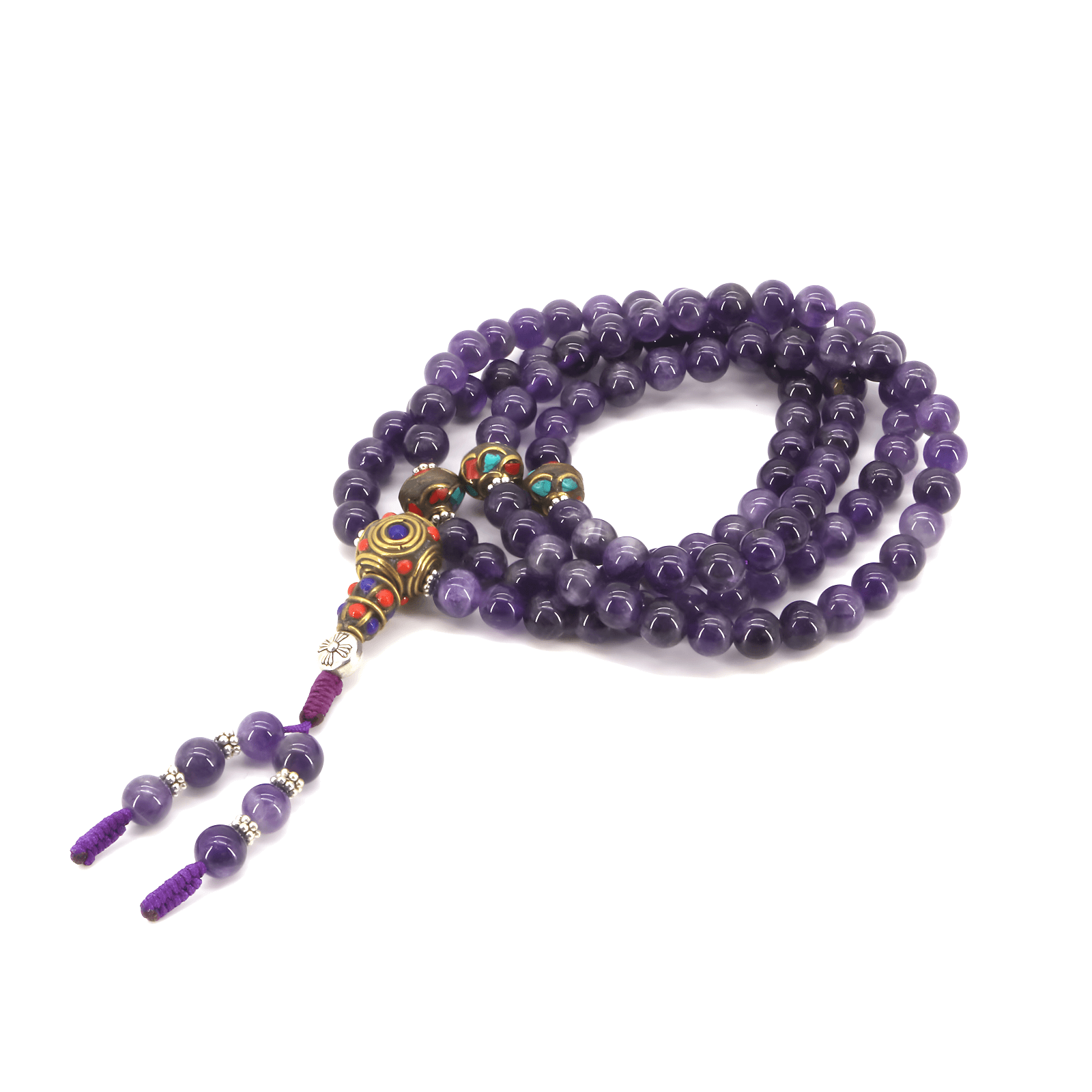 Amethyst Mala mit versilberten Abstandsperlen und Messing mit zerkleinerten Steinen.